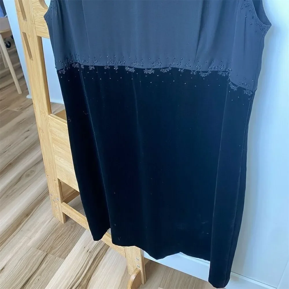 Vintage Ann Taylor Petite Beaded Silk velvet Size 12 Black Sleeveless Mini Dress - Picture 4 of 8